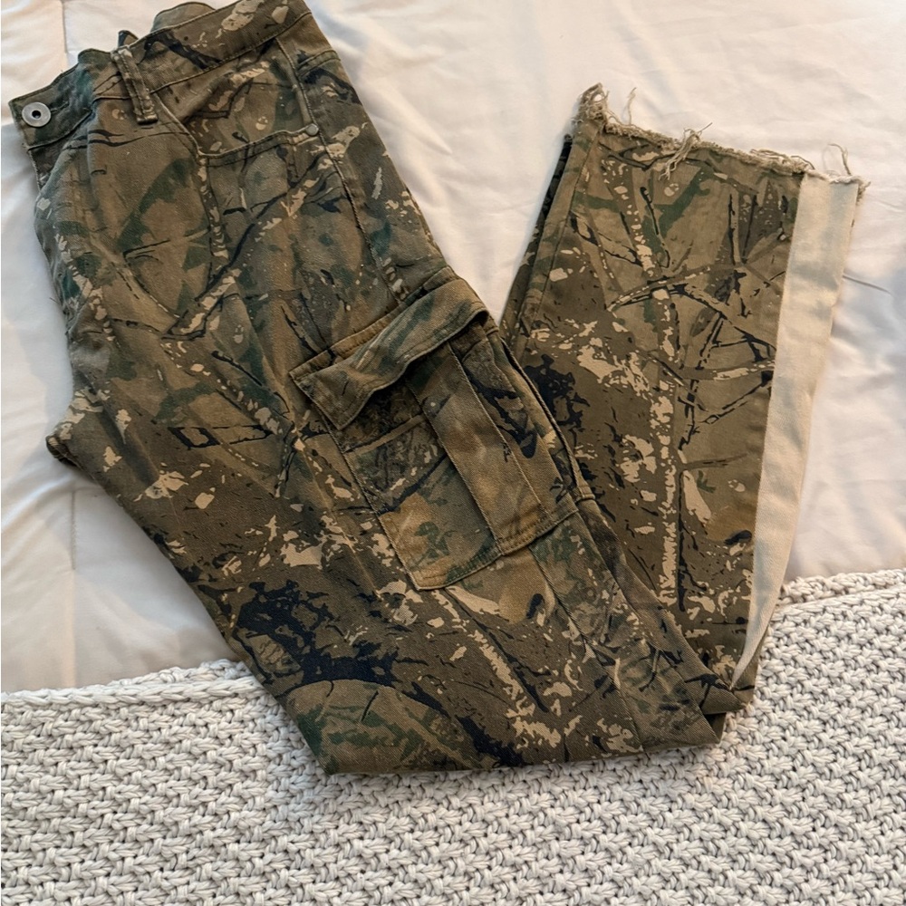 Men's Camouflage Cargo Flair Pants- Fashion Nova